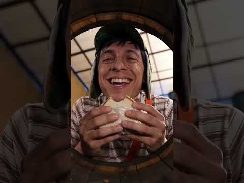 #chavorruco Quico no quiere ver a Chavo triste, así que...#chavos #chaves  #elchavodel8 #elchavo thumbnail