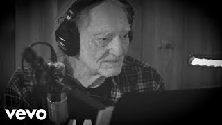 Miniatura del video "Willie Nelson - Something You Get Through (Official Video)"