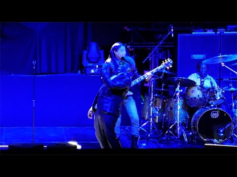 Living Colour, C-Halle