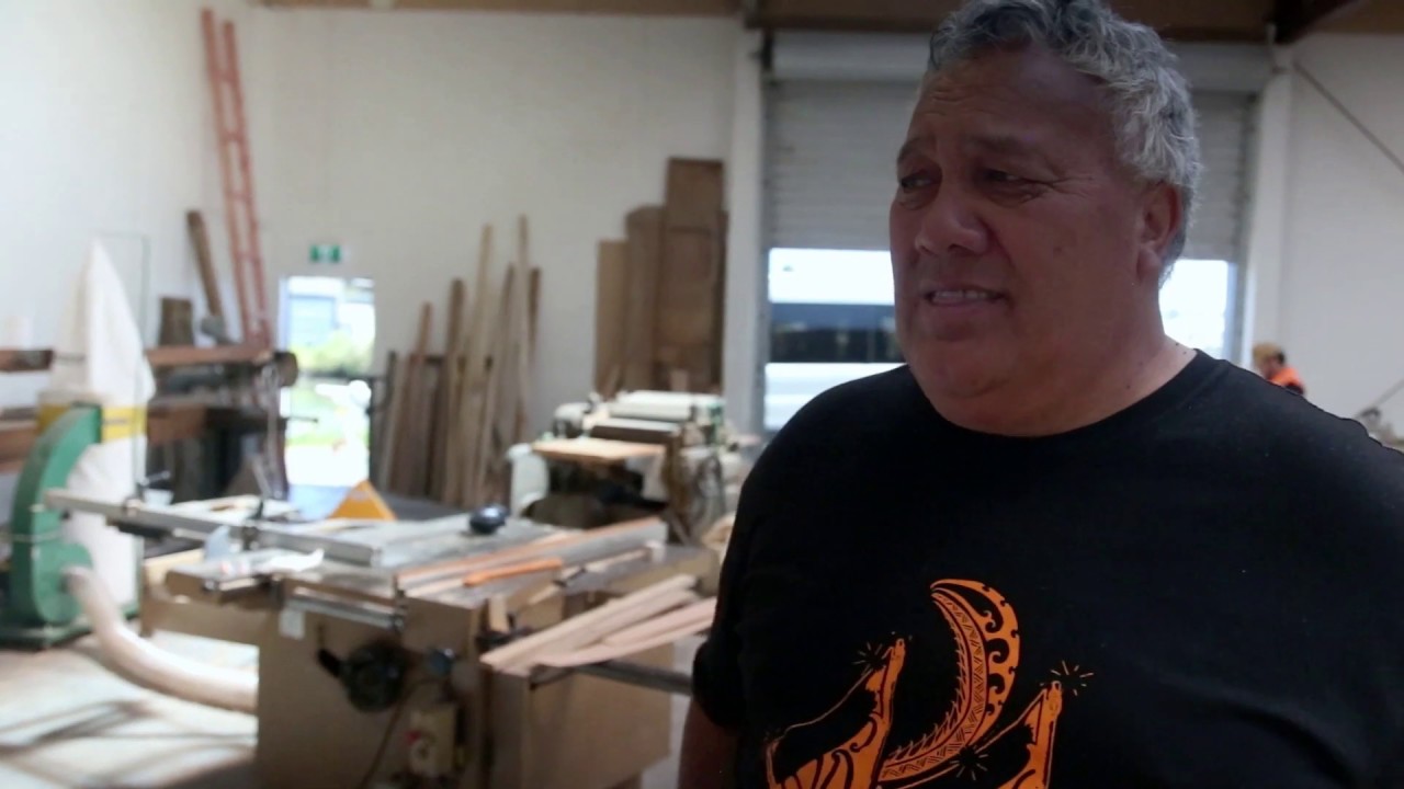 Voyaging expert Stanley Conrad on waka lashing