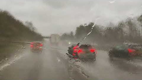 M1 southbound - dangerous driving by a foreign lorry 