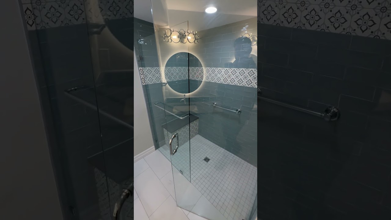 Walk-In Shower 🌪️.                                          