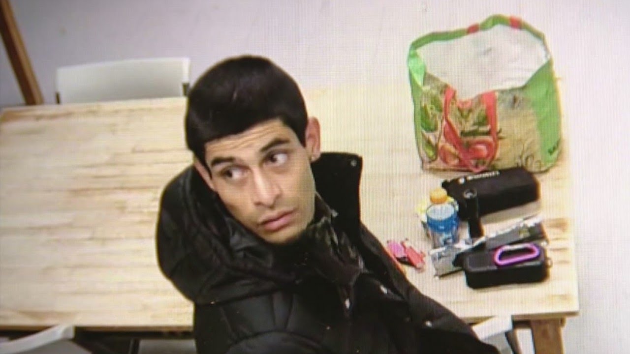 Thief caught on camera stealing from Salem laundromat