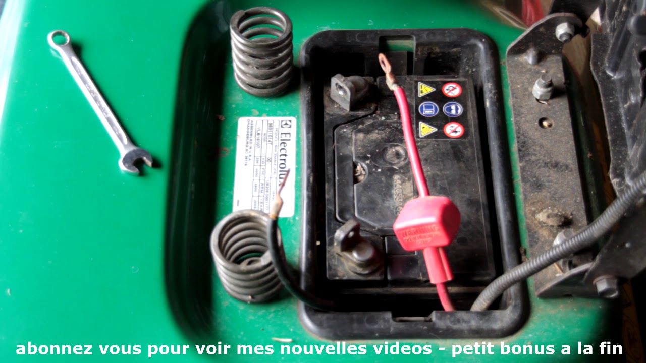 comment démonter une batterie sur un tracteur tondeuse 