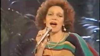 Video thumbnail of "June Lodge - Someone Loves You Honey (Live).MP4"