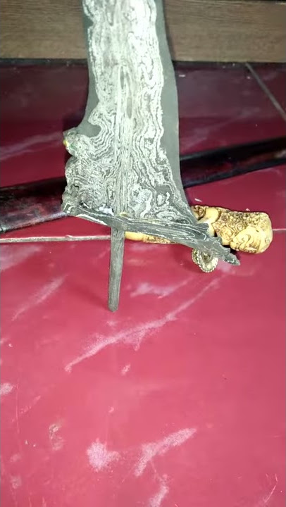 Keri's singo barong berdiri - Mas Eko Bhakti Persada