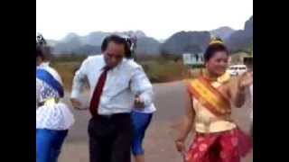 Video thumbnail of "Lao lum song  -  Mon Huk Sao Phou Thai ( pa khor yai )  Siengsavanh"