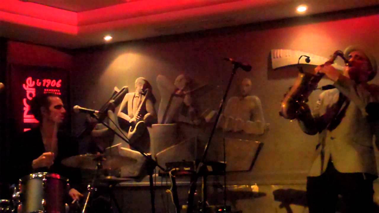 MARACAS PARA DOS. Berlín Café. Madrid. 241214 YouTube