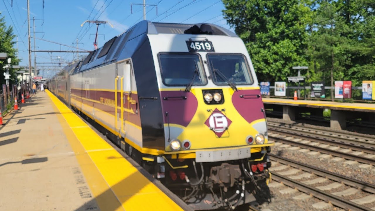 Northeast Corridor Line Trains at Princeton Junction YouTube