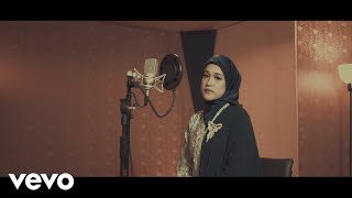 Ernie Zakri, Ade Govinda - Masing Masing [Versi Tradisional] (Official Lyric Video)