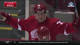 Celebrity Dylan Larkin Highlights - Detroit Red Wings Debut (10/9/15) Profile