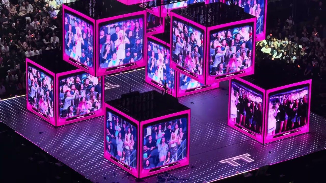 ENCORE VIDEO & FAN DANCES - TWICE Live at Climate Pledge Arena in Seattle, Washington 1/14/2026