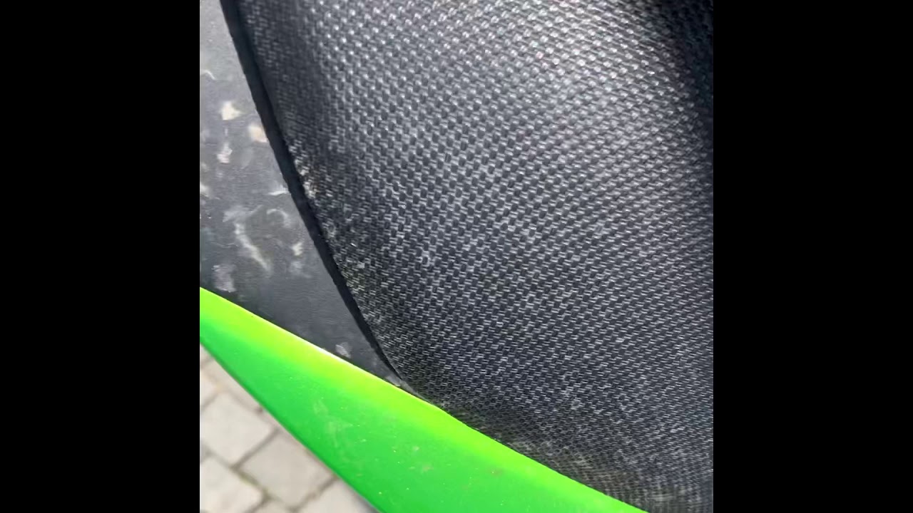 How to change a batterie on a Kawasaki z750 ( 2012 model ) YouTube