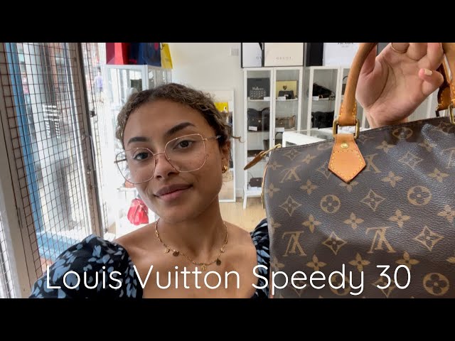 Louis Vuitton speedy 30 in EPI NOIR #LV #epi #bagreview 