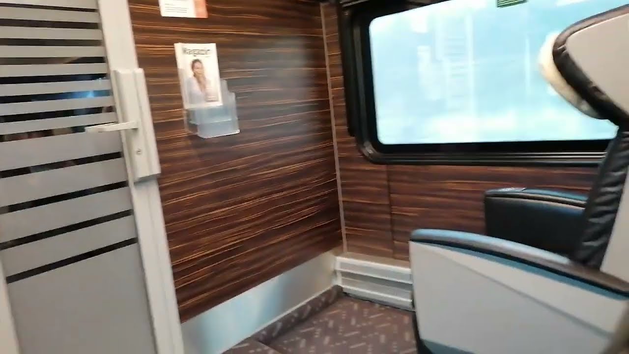 Legroom on the Czech private provider Leo express train in premium class