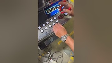 Changing static buttons and light on your slot machine