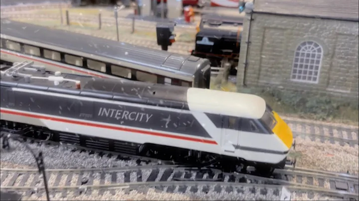 Vlogmas Day 17- Festive Fun on my Hornby Model Railway  #modelrailway #trains #hornby 