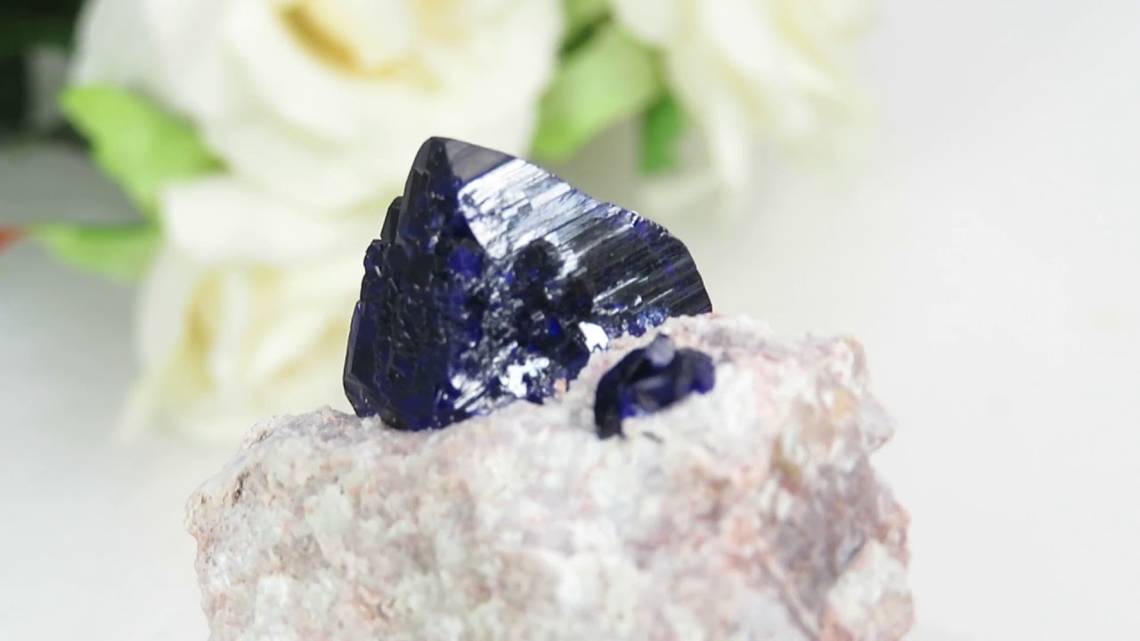 メキシコ Milpillas Mine産アズライトの母岩付き結晶（原石） 10.2g