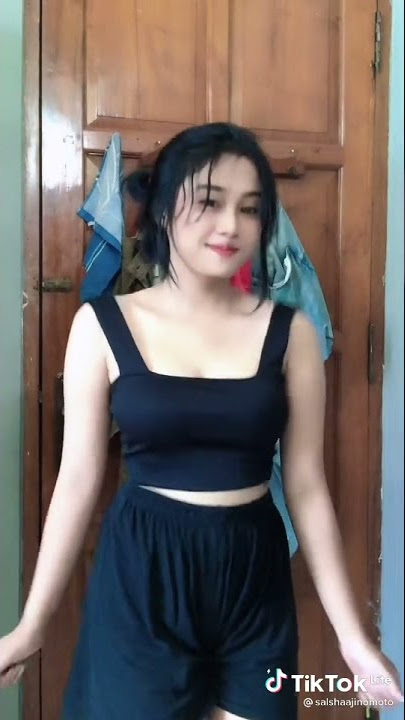 cewek bugil telanjang. #cewek #telanjang #tiktok #shorts