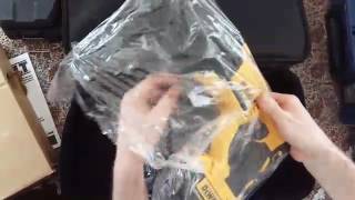 Unboxing DEWALT DCH133M2