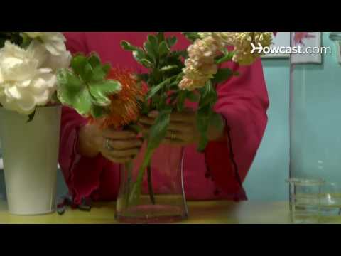 How to Choose the Right Vase for Your Flower Arrangement