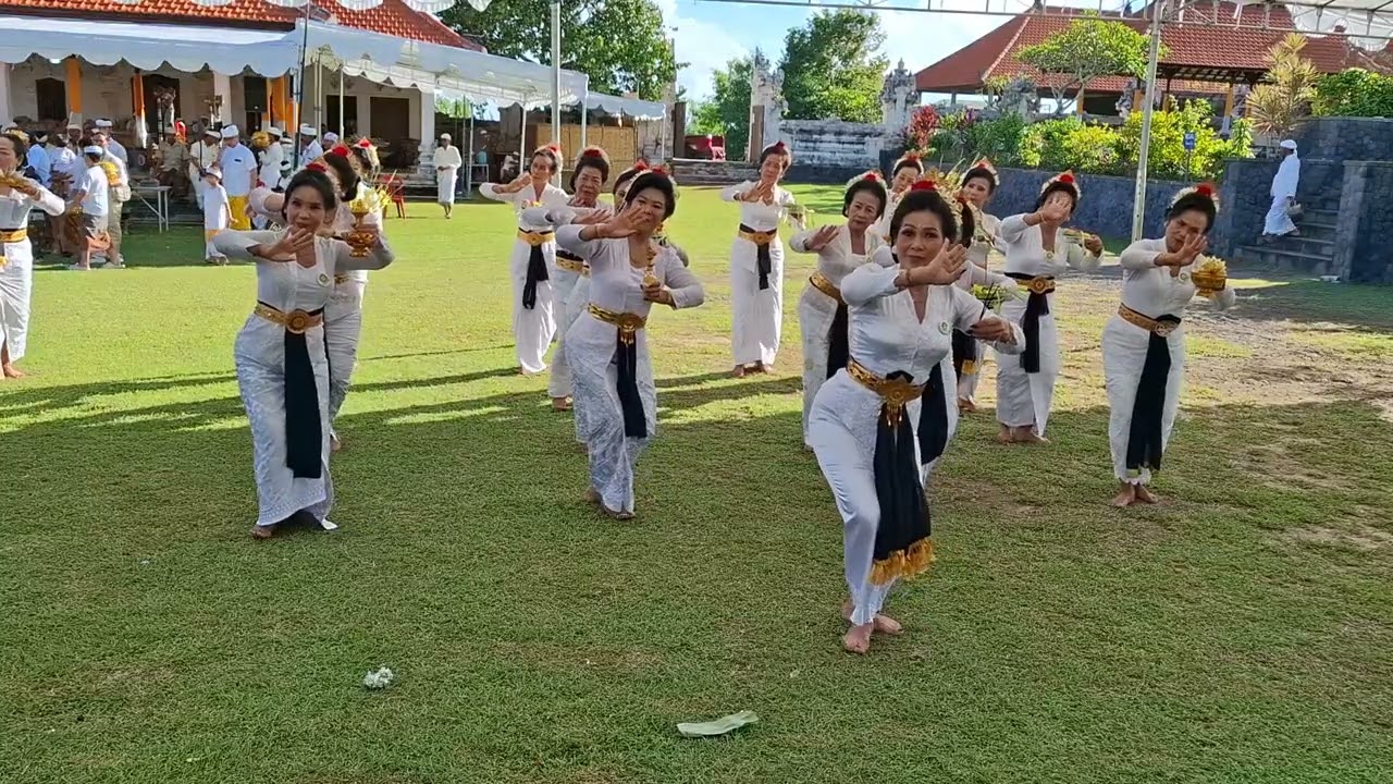 Pendet Pemendakan Puspa Hredaya || ZT Widya Sutri Puja, Kelan-Tuban || Pura Gunung Payung