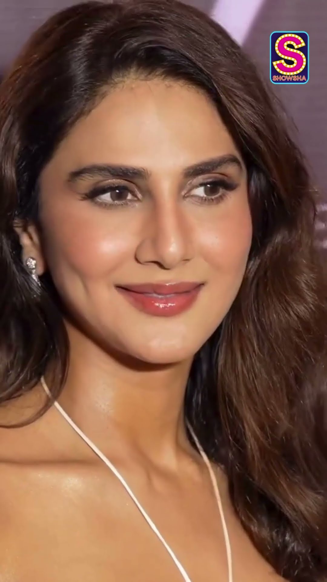 Vaani Kapoor Looks Stunning In A White Ruffled Bodycon Dress | N18S | #shorts News18 #entertainment