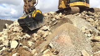 BF70.2 Crusher Bucket Working with Reinforced Concrete