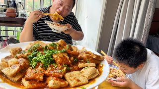 Have fried stinky tofu and luosifen , so satisfying