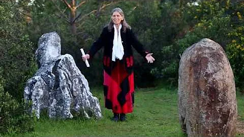 Sarah Vollmer presents the Nut stone during the Ri...