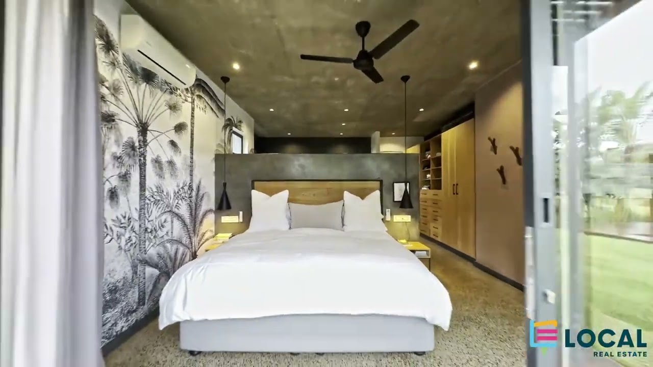 63 Lake Turquoise, Palm Lakes Estate