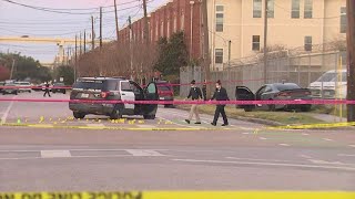 Suspect accused of shooting 3 HPD officers surrenders after standoff at Fifth Ward home, police say