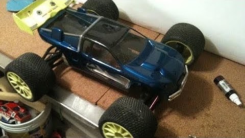 RC truck Traxxas Revo: Front Bulkhead Assembly