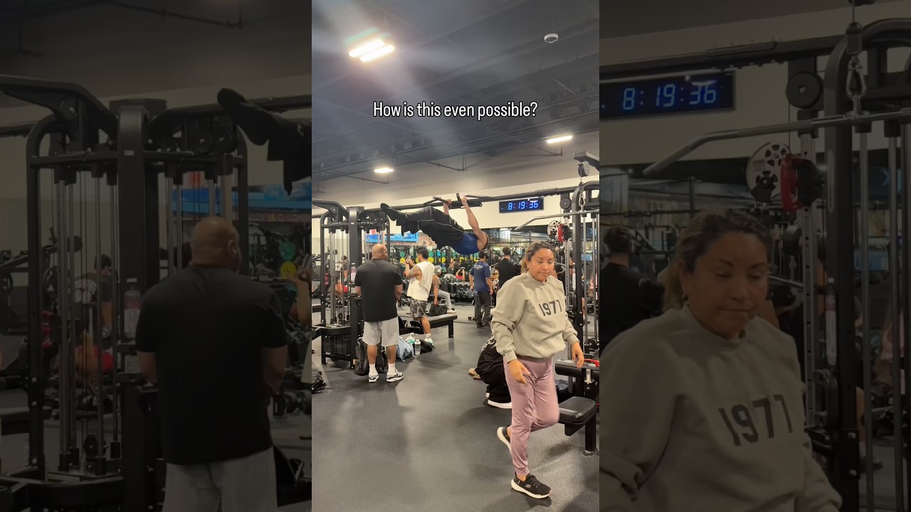 Casual walk into this hold in the middle of a busy gym how is this possible?😂 