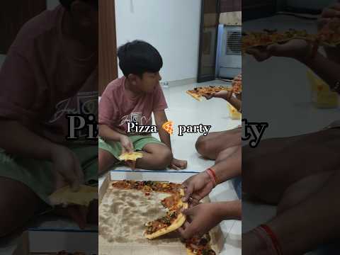 Pizza 🍕 party 🥳🎉 big big size pizza #Shorts