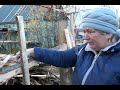 Такому забору завидуют все соседи, а затрат на 1000 рублей (Woman making a fence)