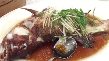 Steamed redspotted grouper fish in Chinese style 清蒸生劏游水海東星石斑 每條二斤重