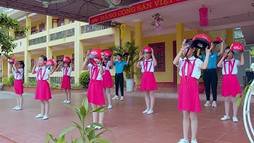 Đủ 3 bước, rước bình an - Đội Gà Con