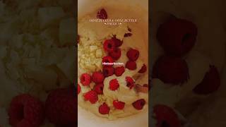 Raspberry White Chocolate Cake | Himbeerkuchen mit weißer Schokolade | vegan, ohne Butter &amp; Zucker