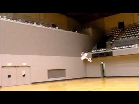 １０月１８日の体育館。 - YouTube