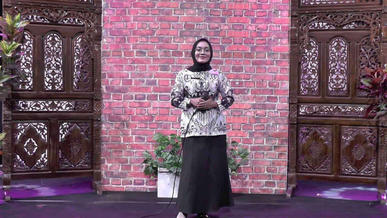 LOMBA SOLO VOKAL PGRI JATENG: ELLY YUSTI WAIKUNAH (Kabupaten Temanggung)