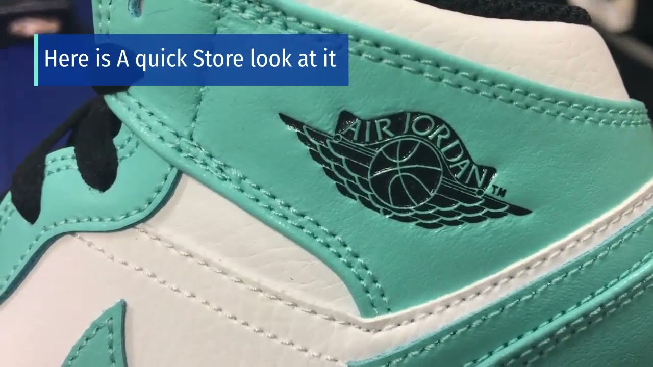 Legit Check - Air Jordan 1 Panda Twist. Received these without the  additional extra white lace set, and somehow Stock X sent me an extra set  of green laces : r/Sneakers