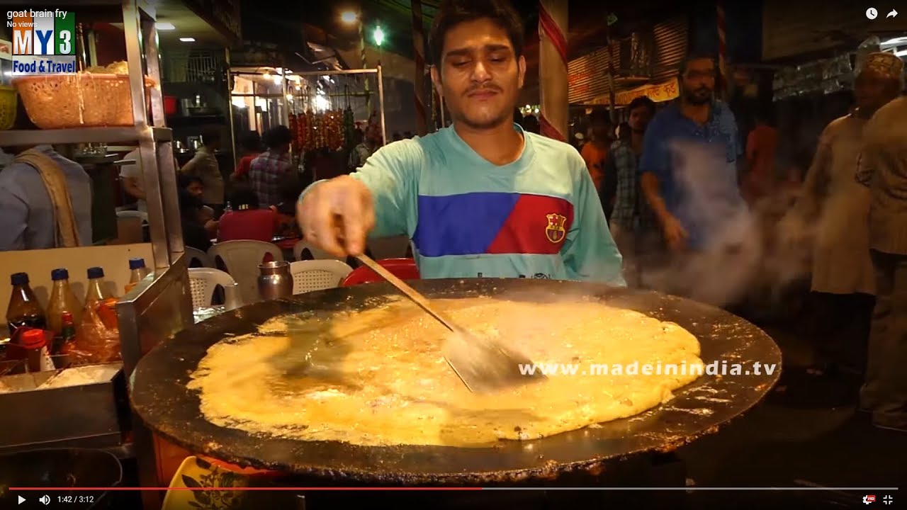 Making Goat Brain Fry in FESTIVAL SPECIAL STREET FOOD IN MUMBAI | Bheja Fry Recipe street food