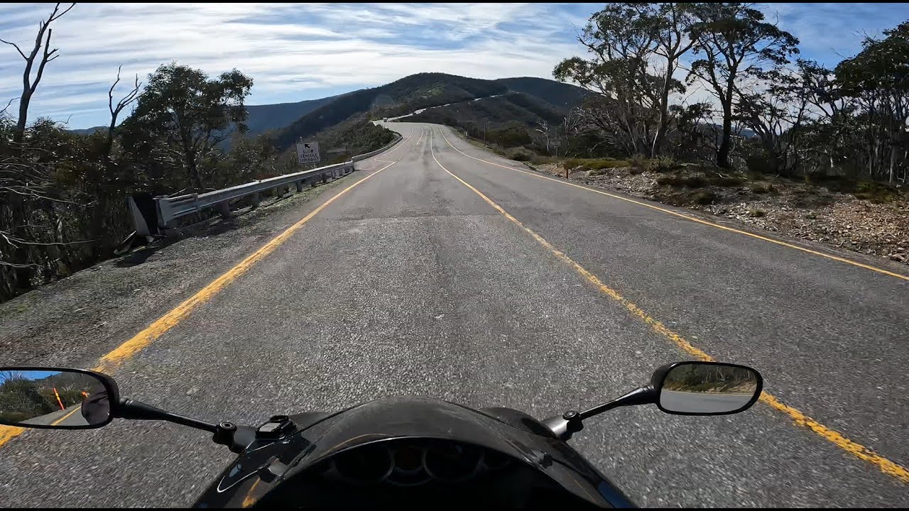 Riding a Suzuki Hayabusa 2011 | Great Alpine Road POV (Victoria, Australia)