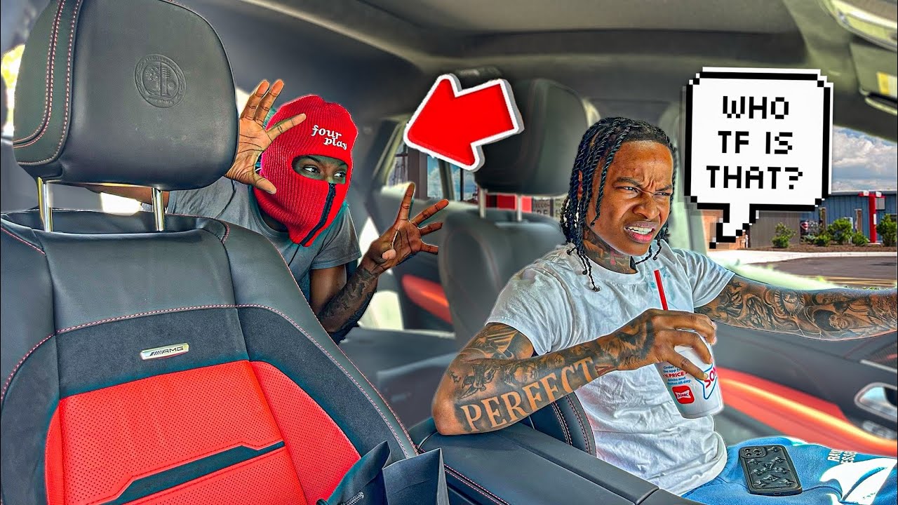 ПРЯЧУСТАЕТ В ДЖАЗОВОЙ МАШИНЕ, ПОКА ЕДЕТ ПО ПОРУЧЕНИЯМ! **ОНА ЭТОГО НЕ ОЖИДАЛА**