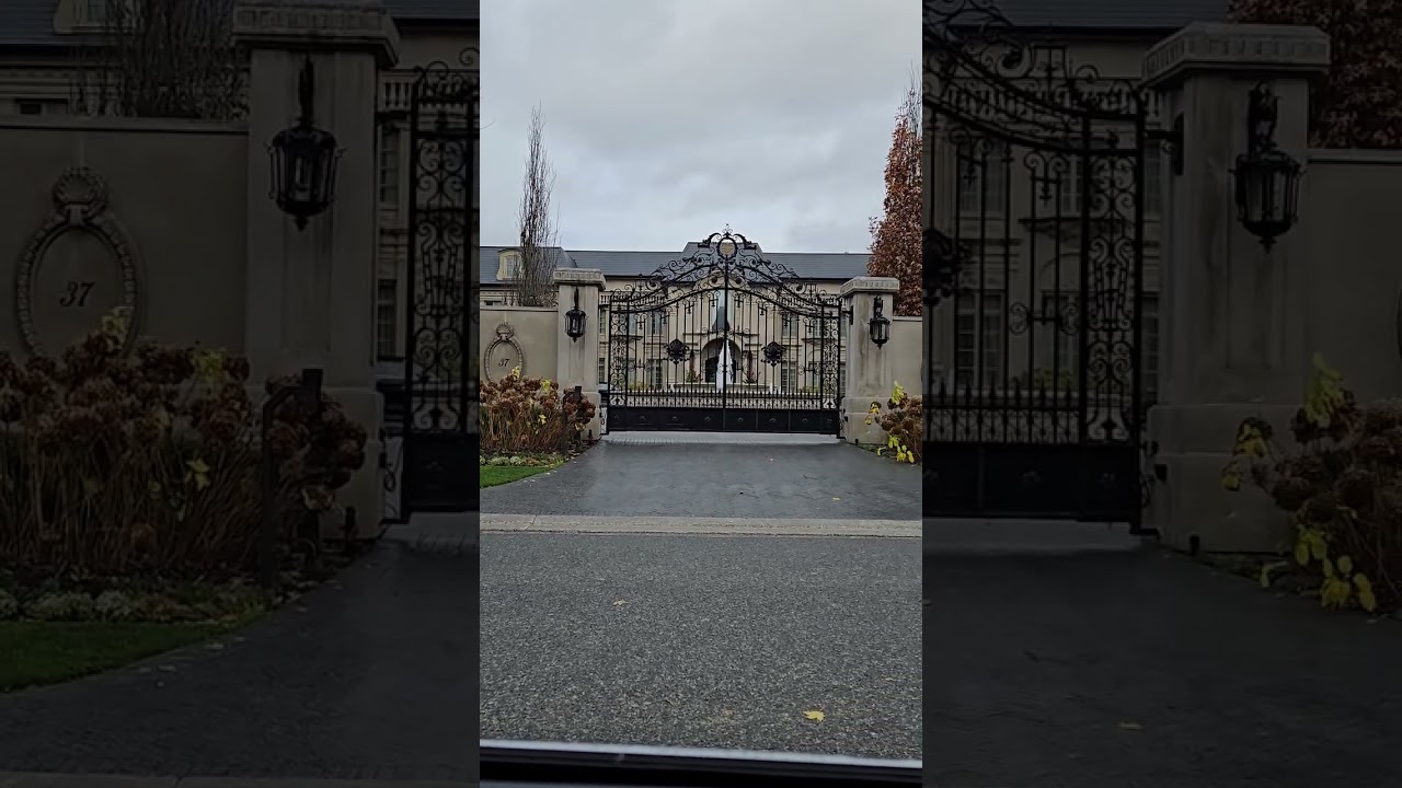 AMAZING Bridle path house with beautiful fountain 