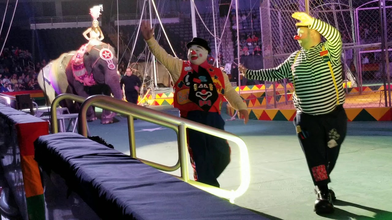 Ten Elephants at 2019 Hadi Shrine Circus: Opening Parade: Elephants Led By Armando Loyal