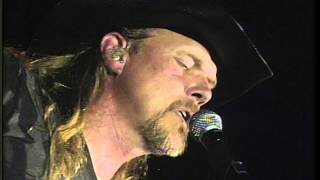 Video thumbnail of "TRACE ADKINS I Left Something Turned On 2007 LiVe"