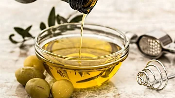 ¿Cuáles son los beneficios de tomar aceite de oliva antes de acostarse?