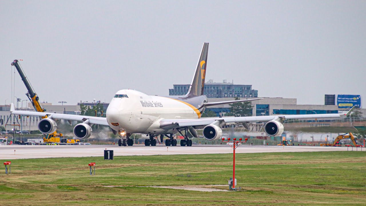 UPS 747 POWERFUL Short Field Takeoff from 22L at O'Hare Airport | Light Load!